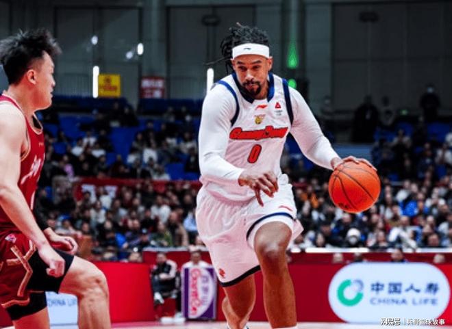 广东队险胜浙江队，西亚卡姆统治全场