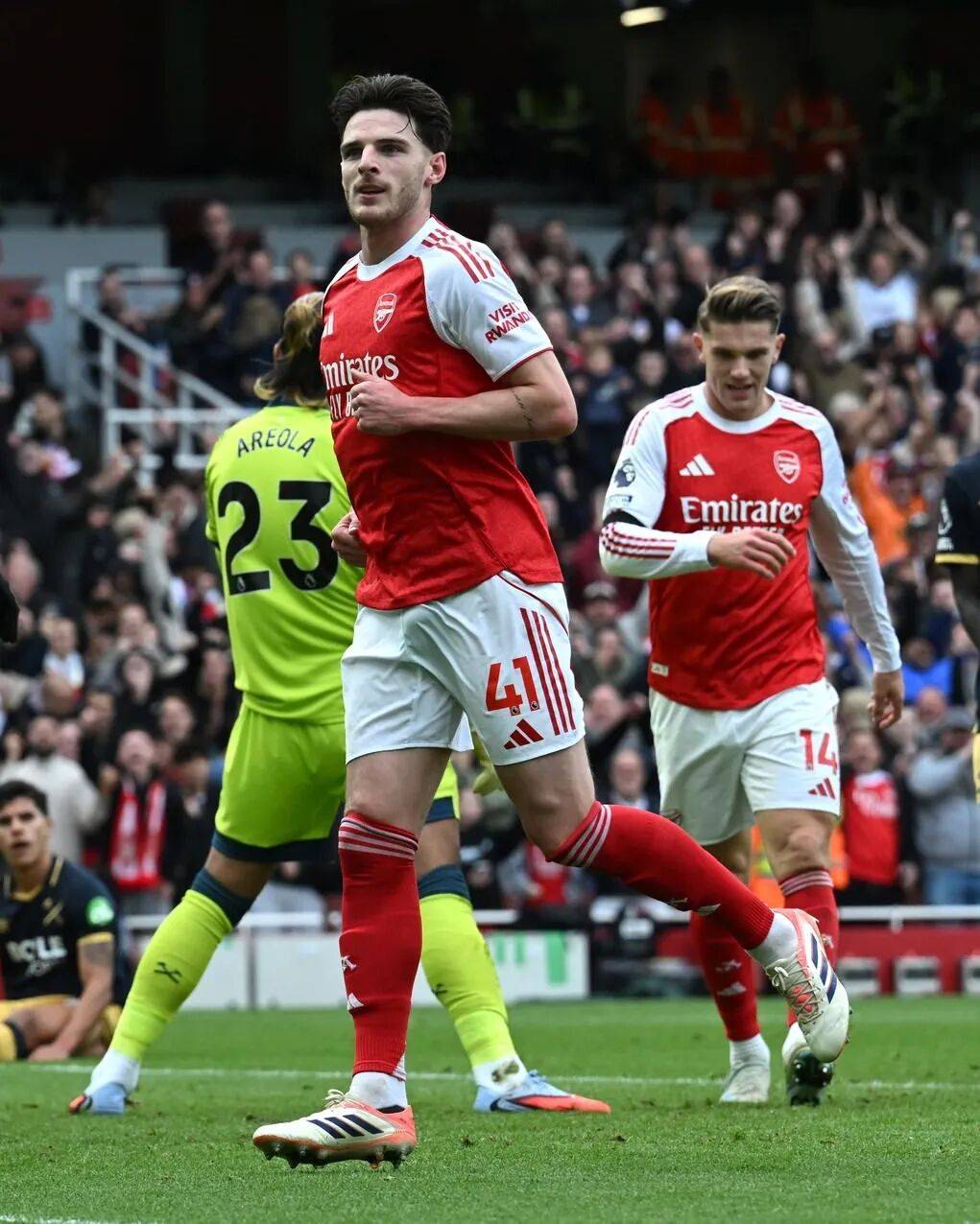 阿森纳客场不敌西汉姆联，遭遇颓势