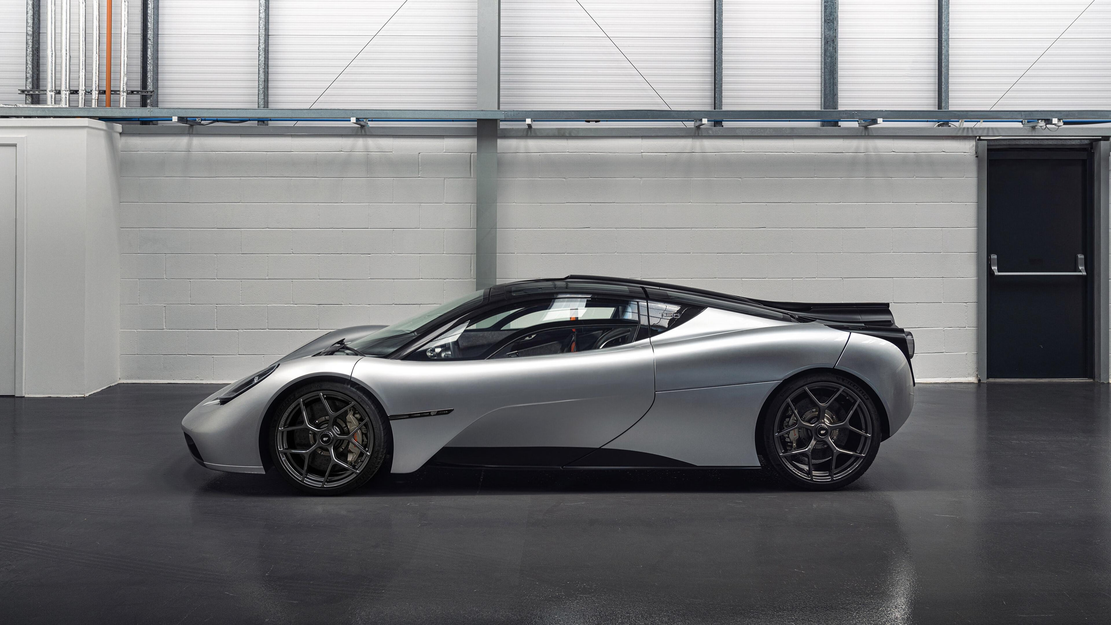 乔治王者归来！鹈鹕焦点战擒魔术，巨星价值闪耀全场